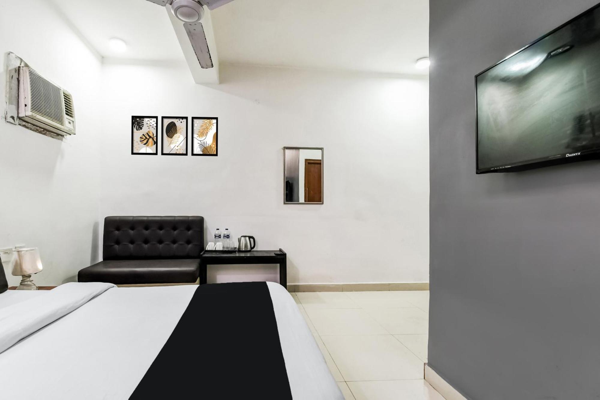 โอโย แฟล็กชิป 74641 ดีไลท์ฟูล สเตย์ เอ็ม บายพาส Hotel โกลกาตา ภายนอก รูปภาพ